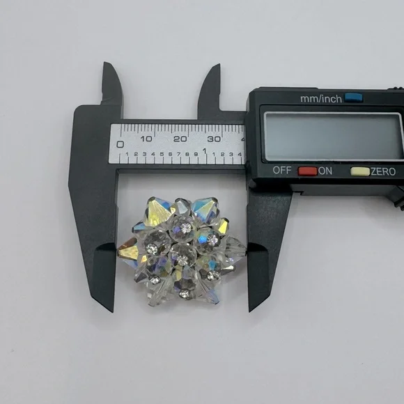 VINTAGE Aurora Borealis Beaded Crystal Brooch - Picture 8 of 8